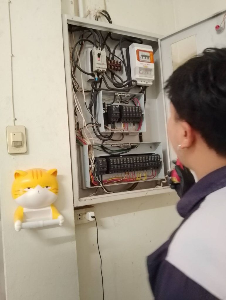 ตรวจเช็กตู้เมนไฟฟ้า