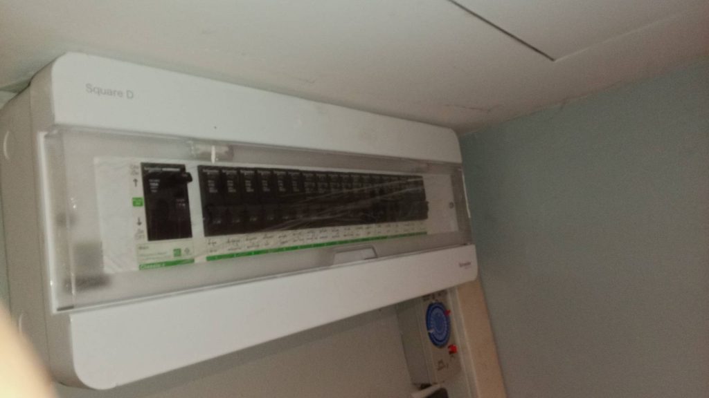 ตู้คอนซูมเมอร์