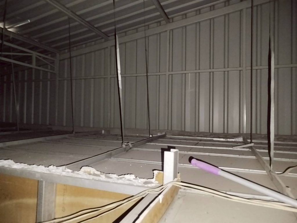 เช็กสายไฟบนฝ้า