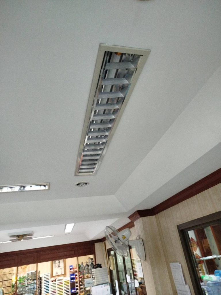 โคมฟลูออเรสเซนส์