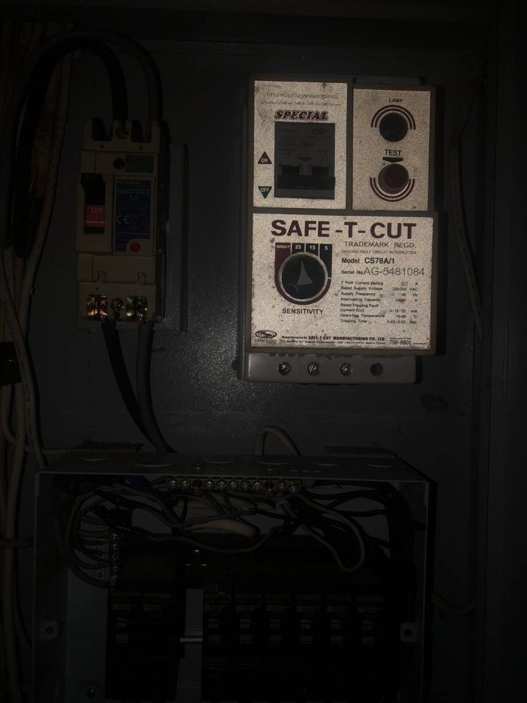 เบรกเกอร์และเซฟทีคัท