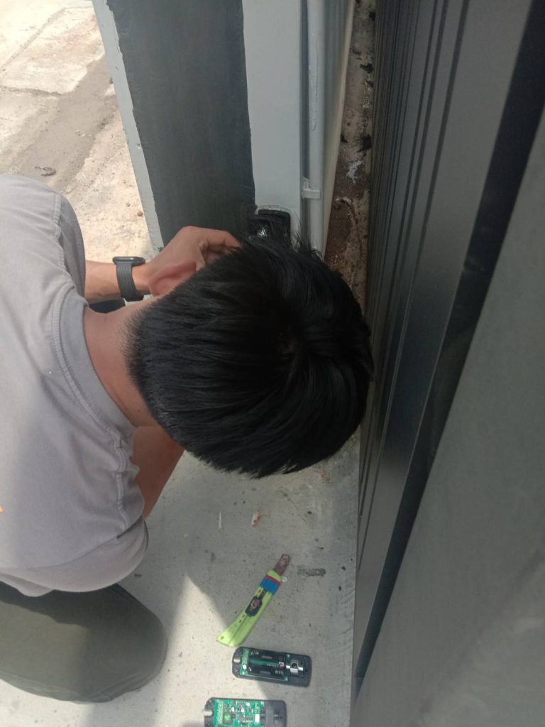 เซ็นเซอร์ประตูรีโมท