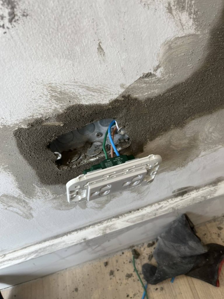 ติดตั้งปลั๊กไฟ