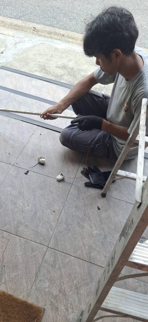 ตรวจเช็กรางหลอดไฟ