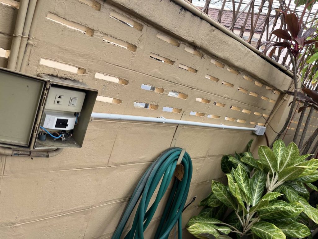 ปลั๊กไฟในกล่องกันน้ำ