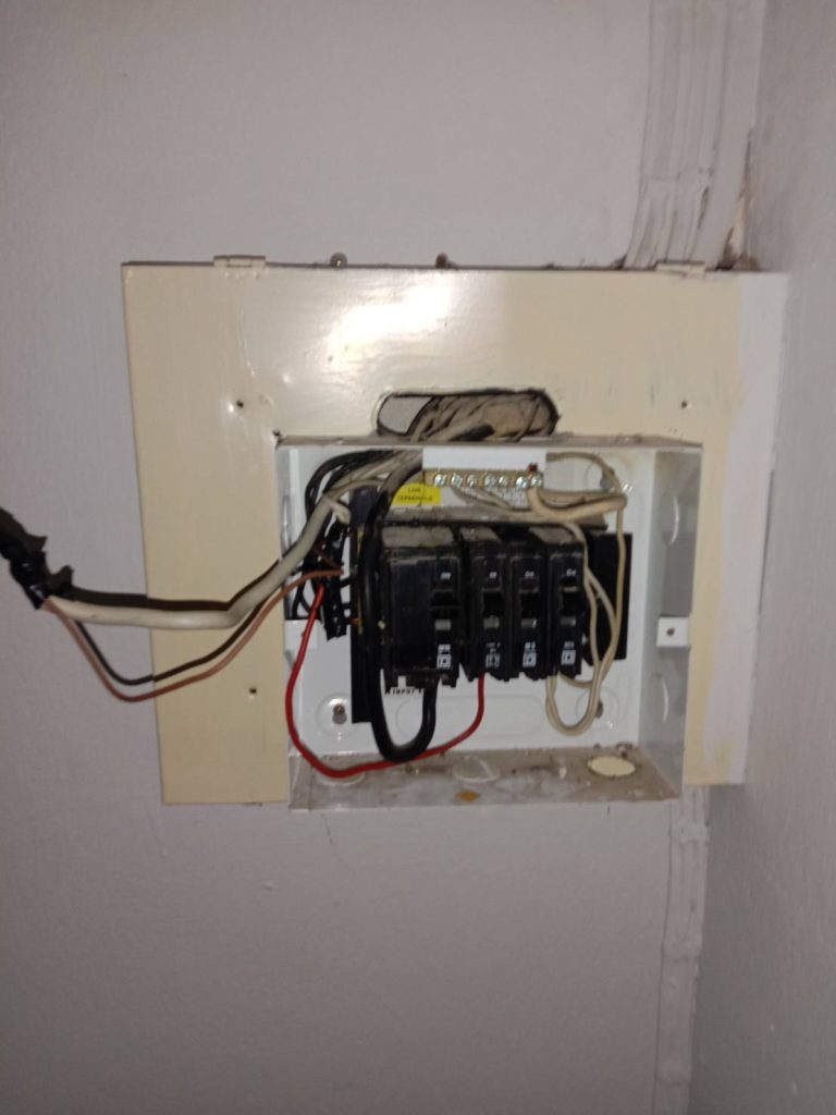 ตู้คอนซูมเมอร์