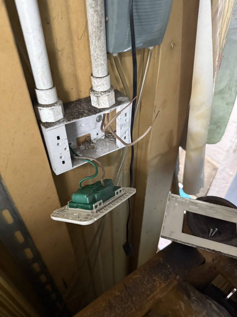 รื้อปลั๊กหาจุดช็อต