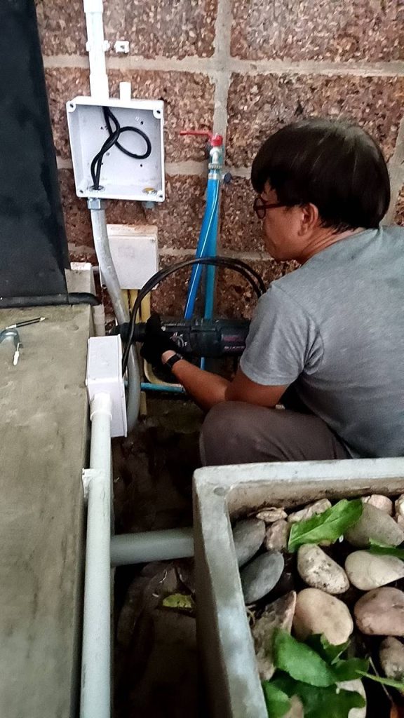 เดินท่อร้อยสายไฟ