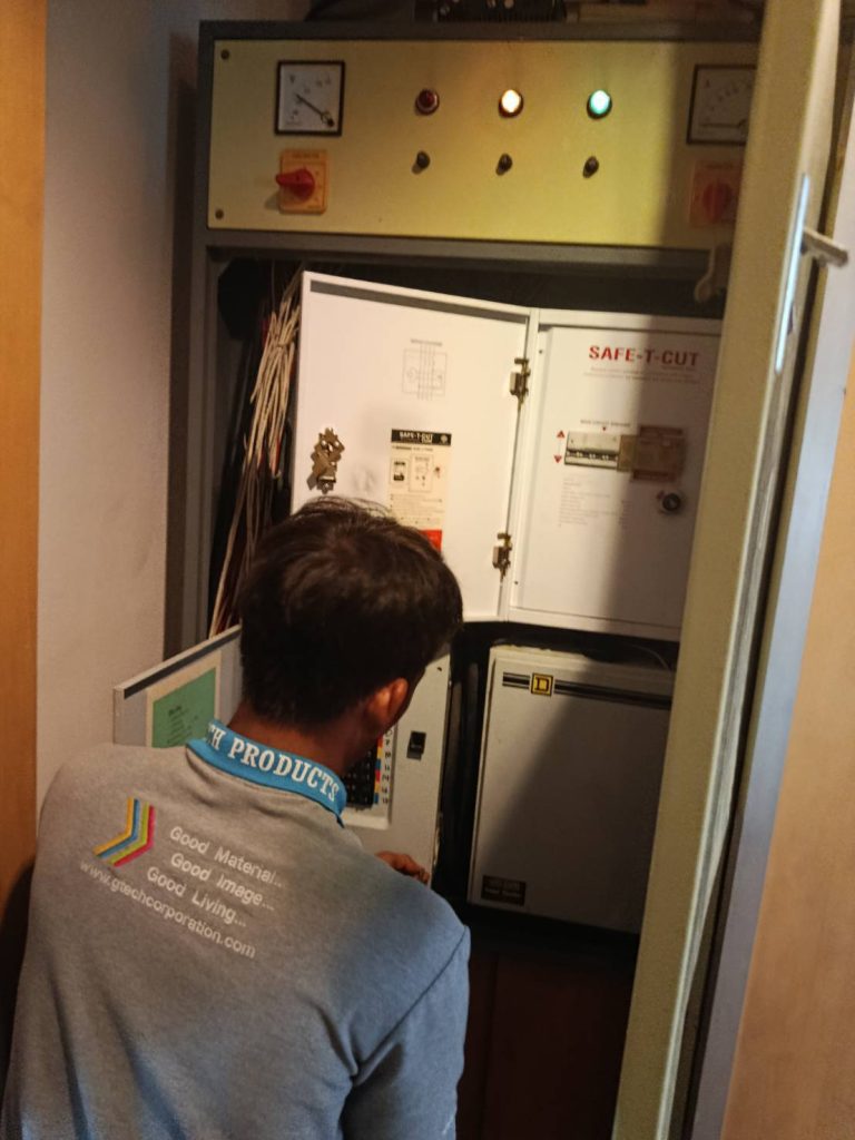 ตรวจเช็กตู้ไฟ