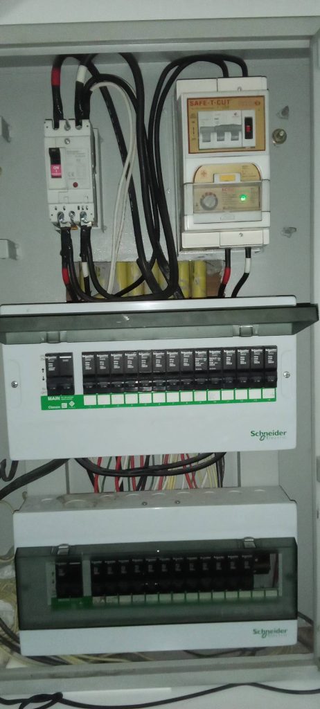 ตู้คอนซูมเมอร์