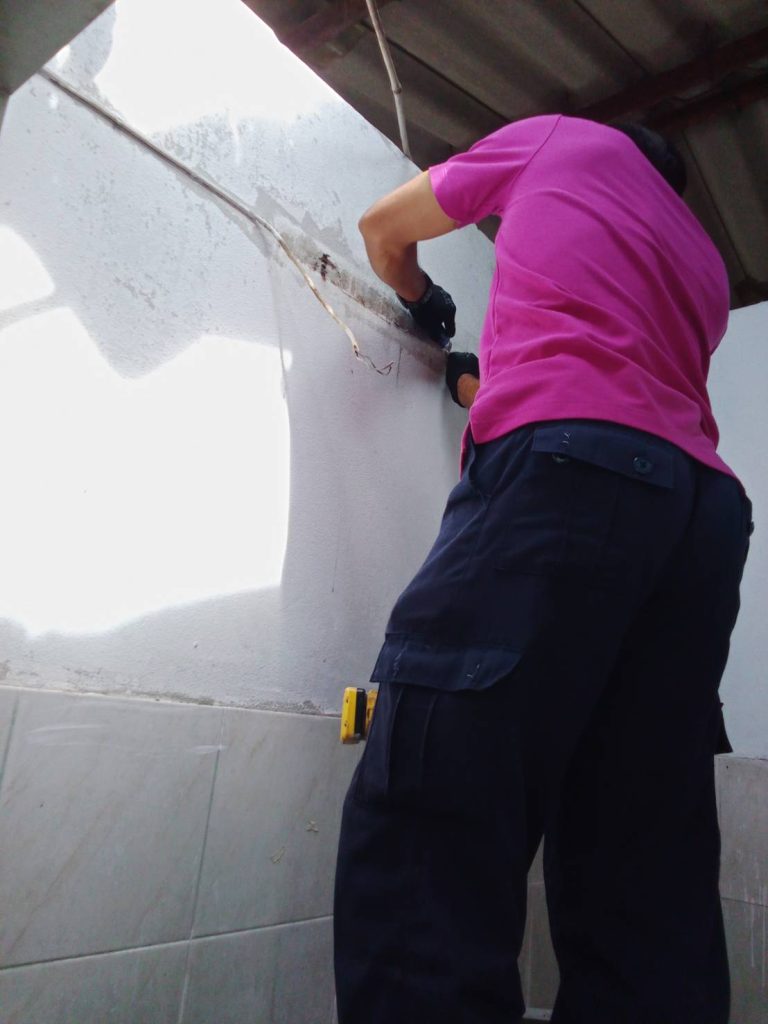 ติดตั้งหลอดไฟฟลูออเรสเซนต์