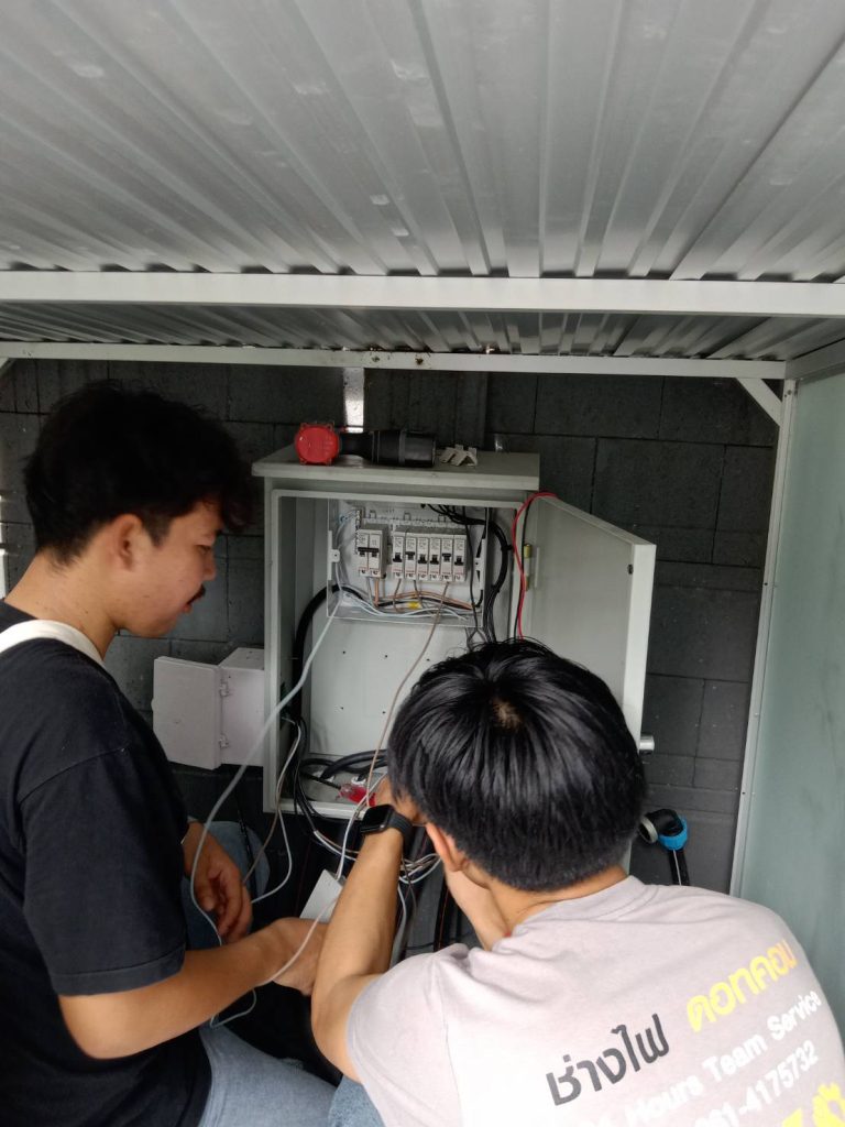 ติดตั้งตู้ควบคุมระบบไฟฟ้า