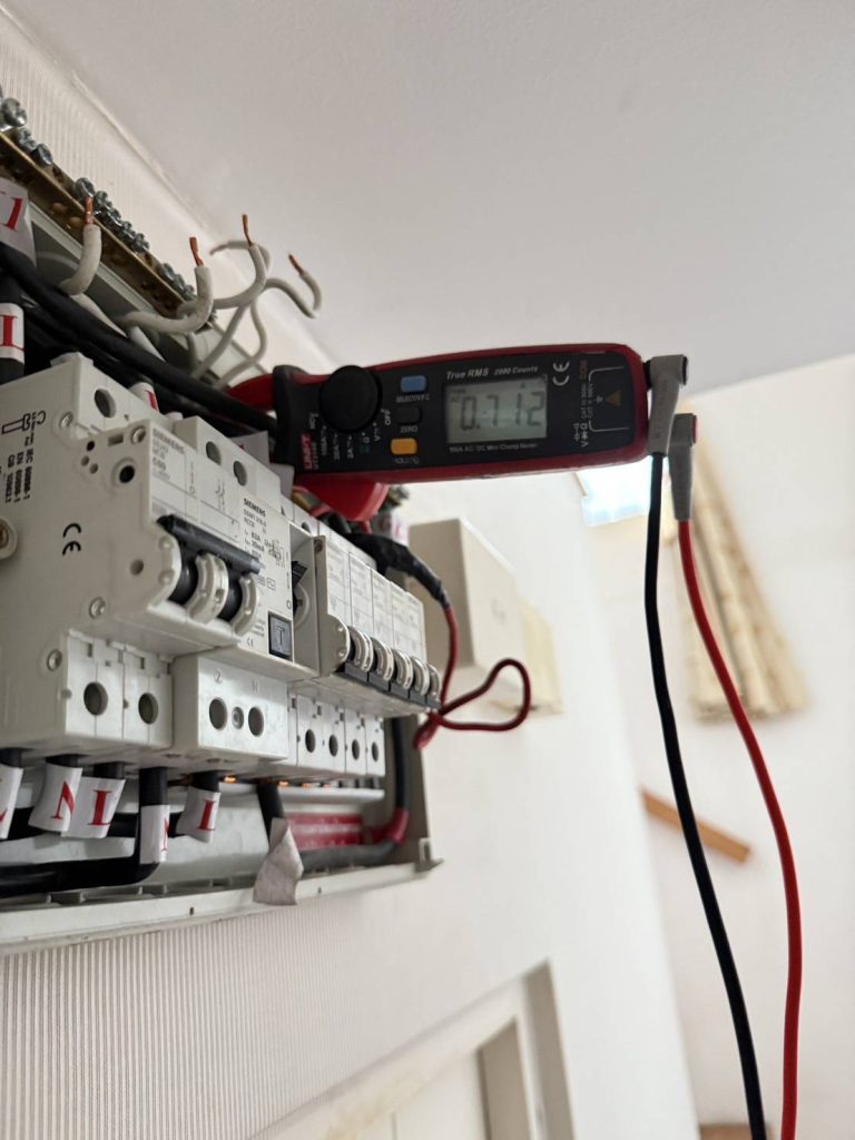 ซ่อมไฟตู้คอนซูมเมอร์