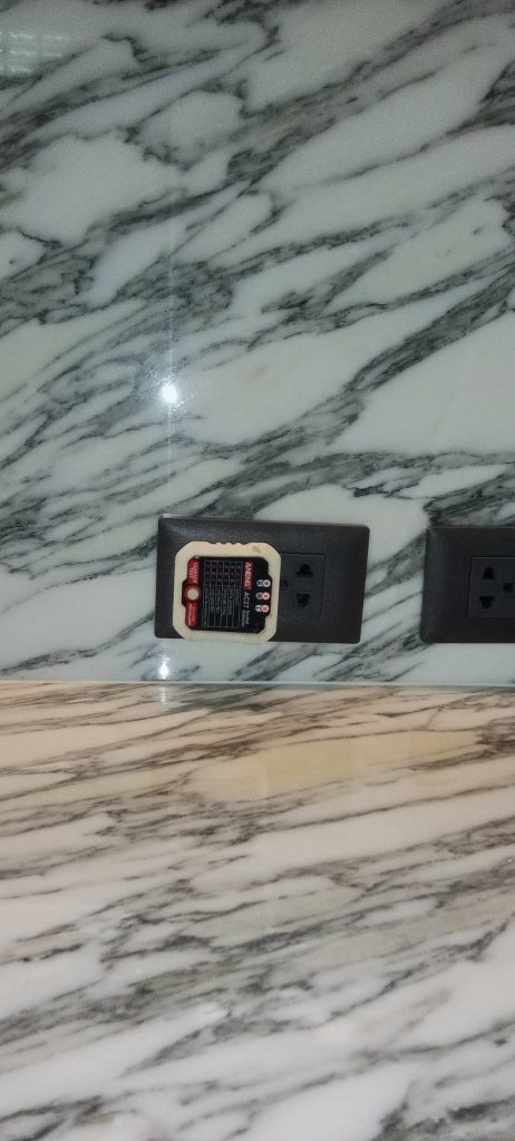 เช็กปลั๊กไฟ