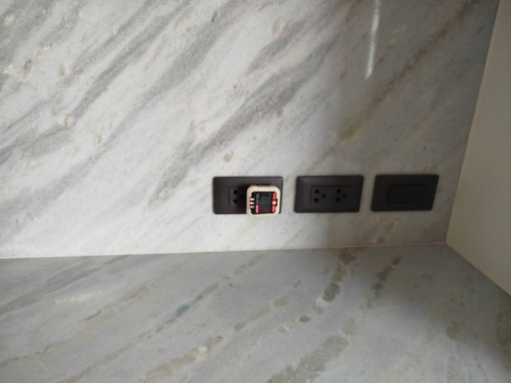 เช็กปลั๊กไฟ