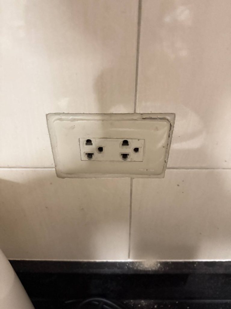 ปลั๊กไฟ