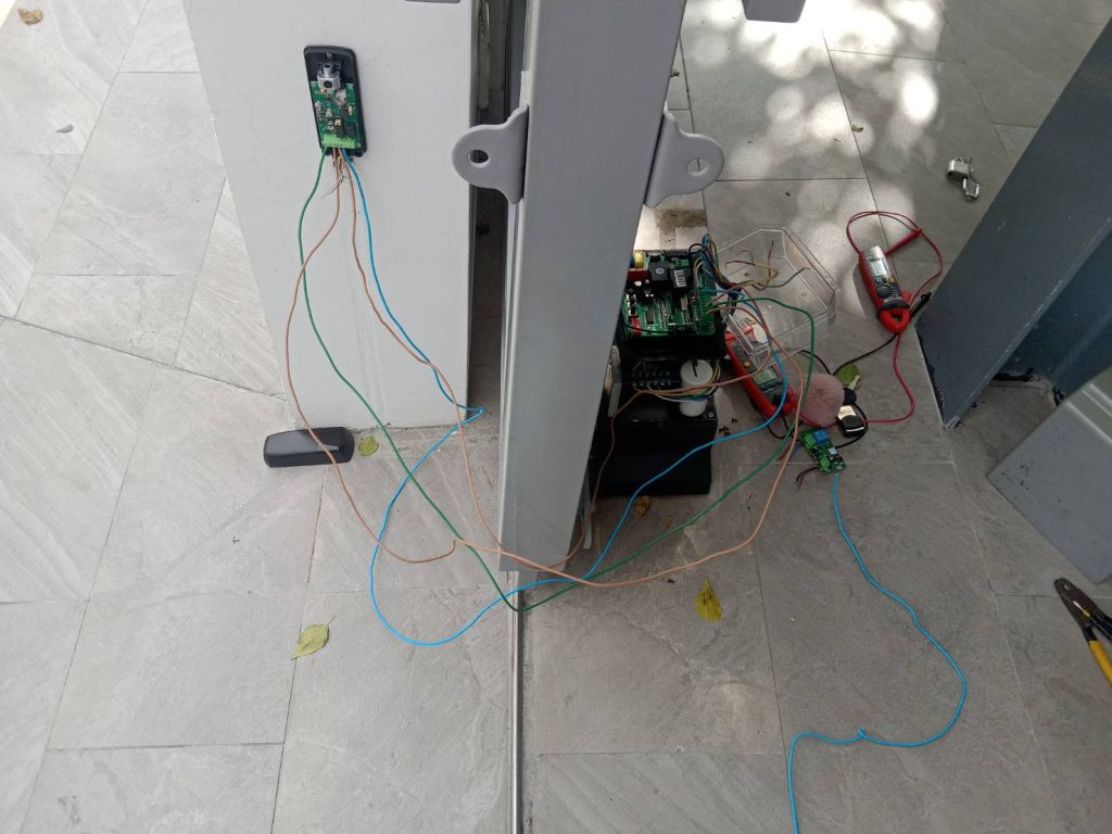 ติดตั้งมอเตอร์ประตูไฟฟ้า