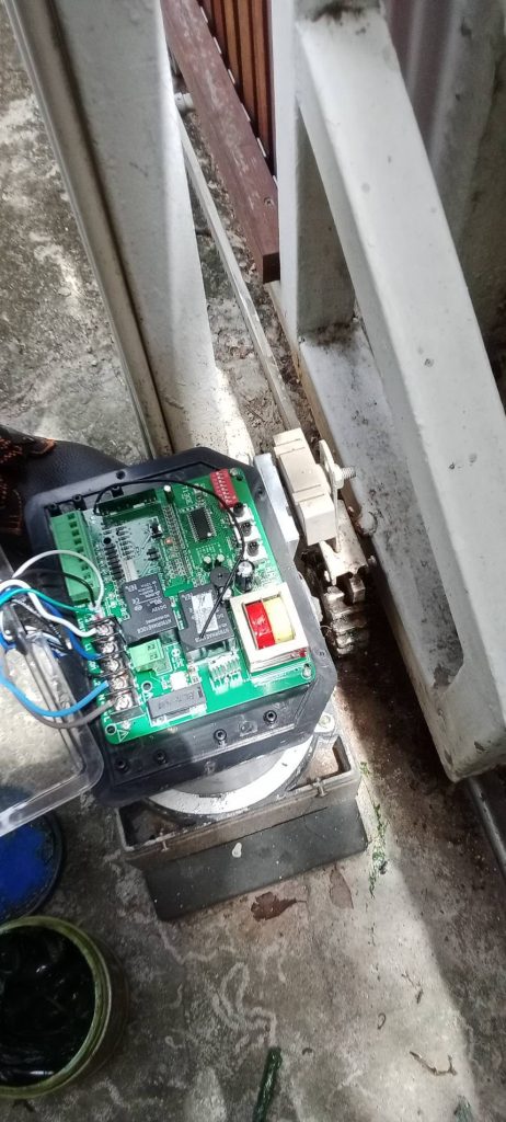 ติดตั้งมอเตอร์ประตูรีโมท