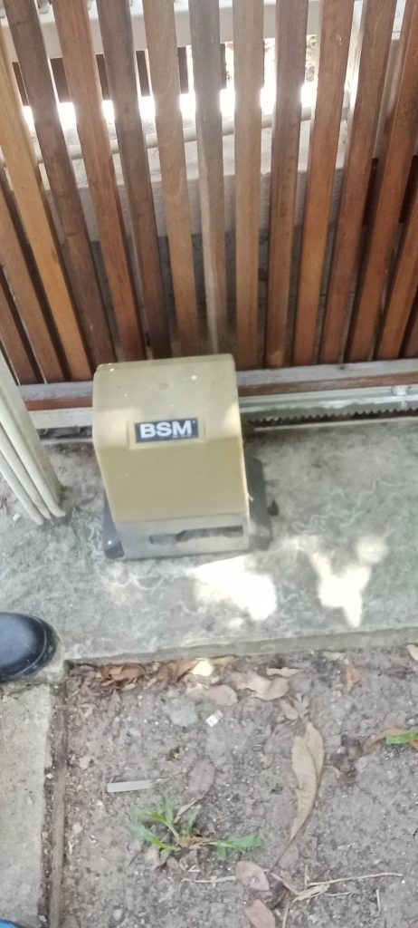 ติดตั้งมอเตอร์ประตูรีโมท