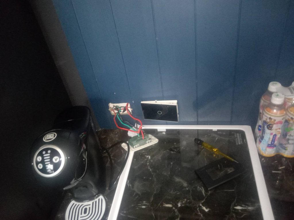 ตรวจเช็กปลั๊กไฟ