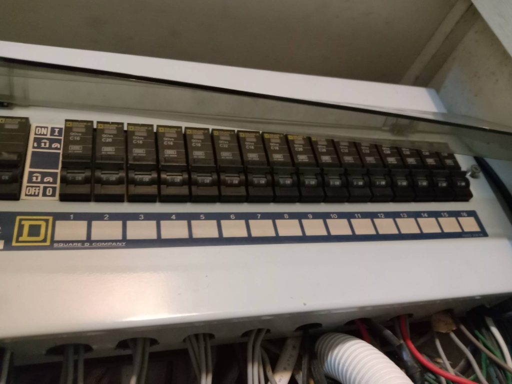 เบรกเกอร์ในตู้คอนซูมเมอร์