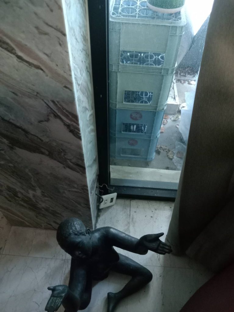 รื้อปลั๊กเช็กสายไฟ