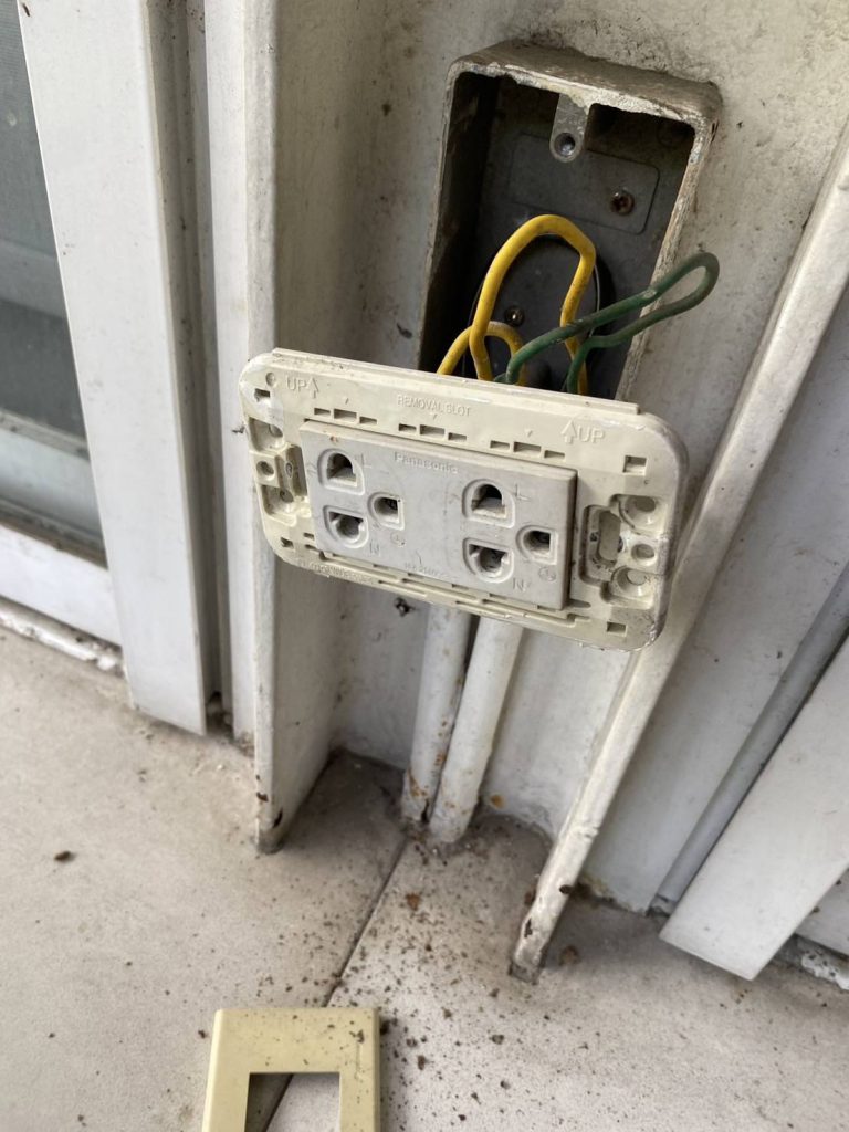 รื้อปลั๊กหาจุดช็อต