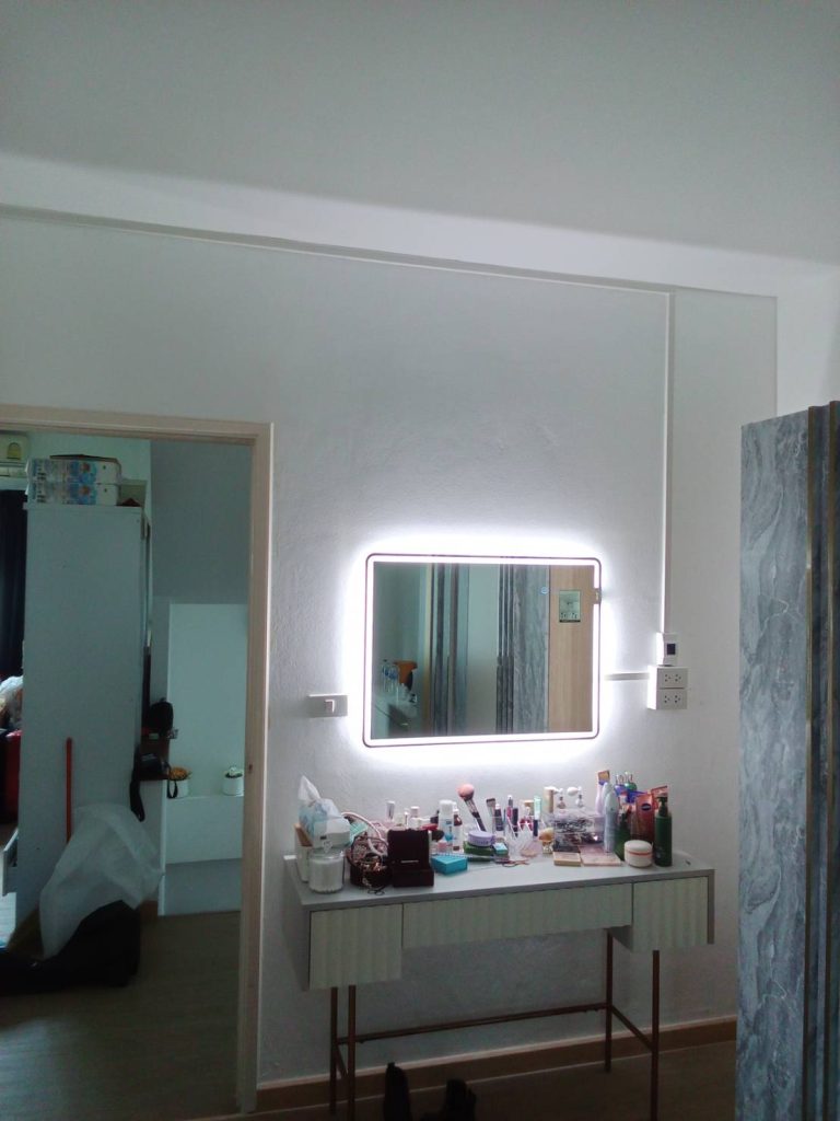 งานติดตั้งปลั๊กไฟและledหลังกระจก