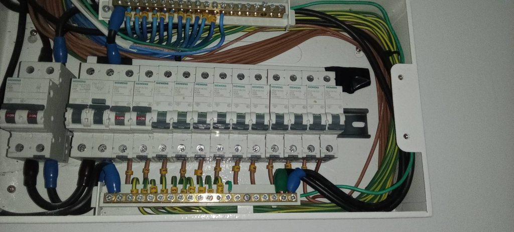 เซอร์กิตเบรกเกอร์ในตู้คอนซูมเมอร์