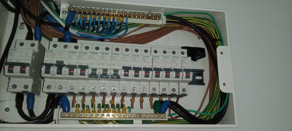 เซอร์กิตเบรกเกอร์ในตู้คอนซูมเมอร์