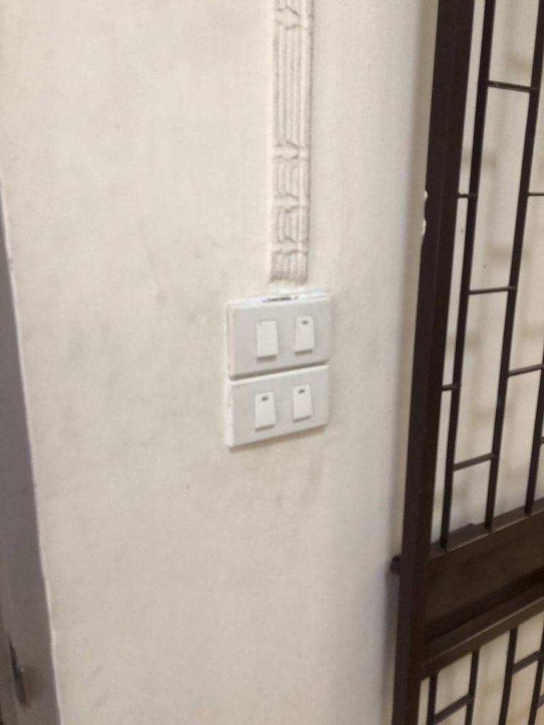 ติดตั้งสวิตซ์ไฟ