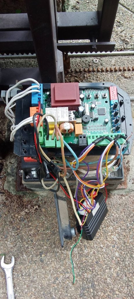 ติดตั้งมอเตอร์ประตูรีโมท