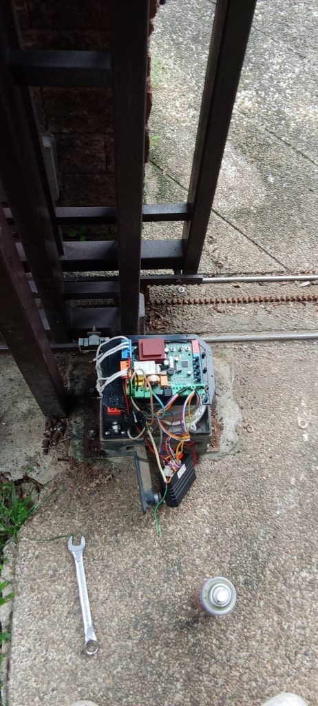 ติดตั้งมอเตอร์ประตูรีโมท