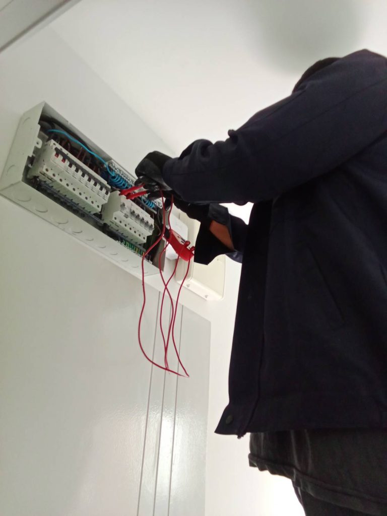 ตรวจหาจุดไฟรั่ว