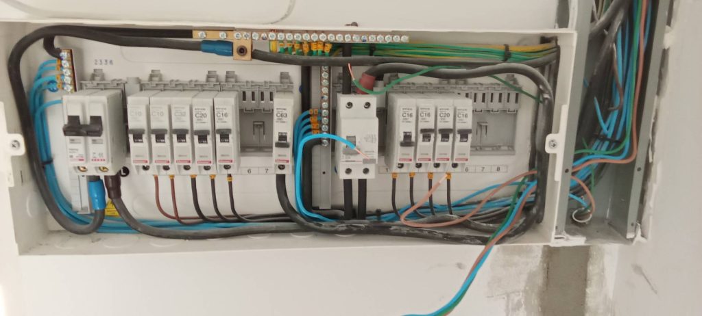 ตู้คอนซูมเมอร์