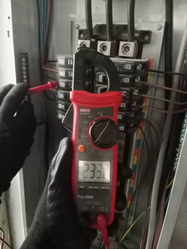 วัดไฟตู้โหลดเซ็นเตอร์