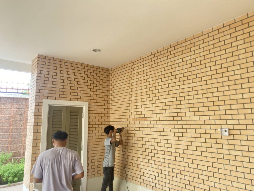 เจาะผนังเตรียมติดตั้ง