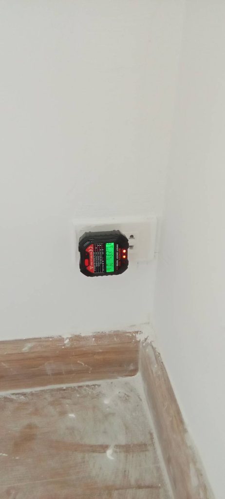 เช็กปลั๊กไฟ