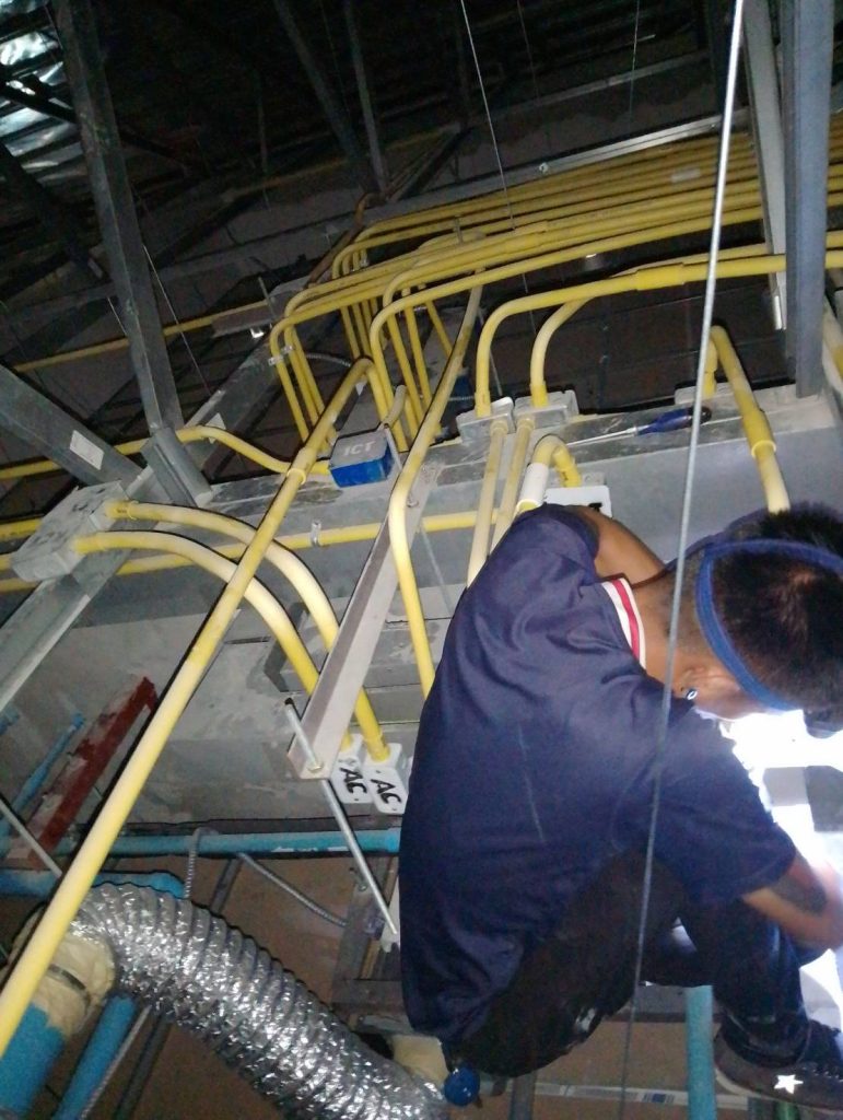 เดินท่อร้อยสาย