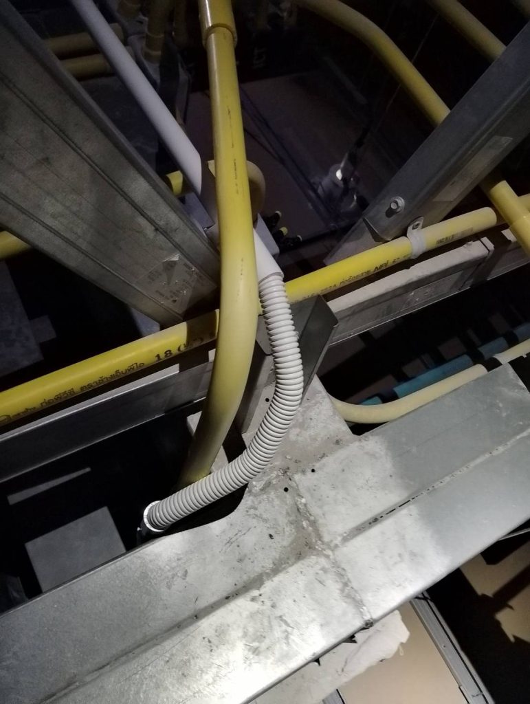 เดินท่อร้อยสาย