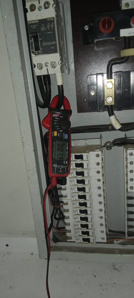 ตรวจเช็กตู้เมน