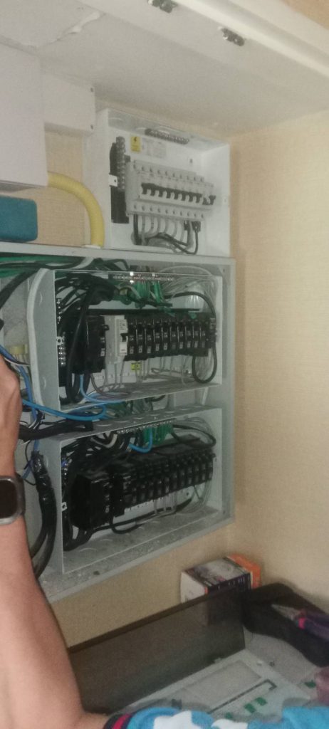 ตู้คอนซูมเมอร์2ชั้น