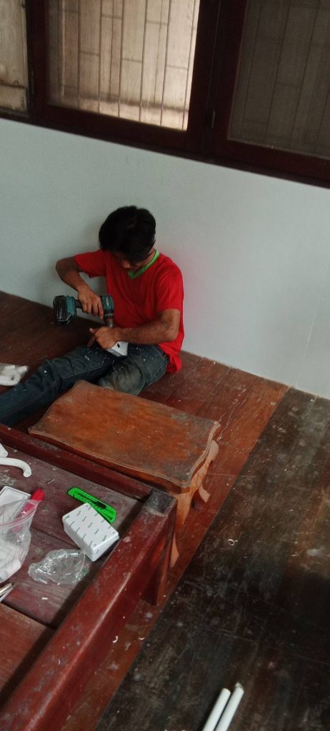 จัดเตรียมปลั๊กไฟ