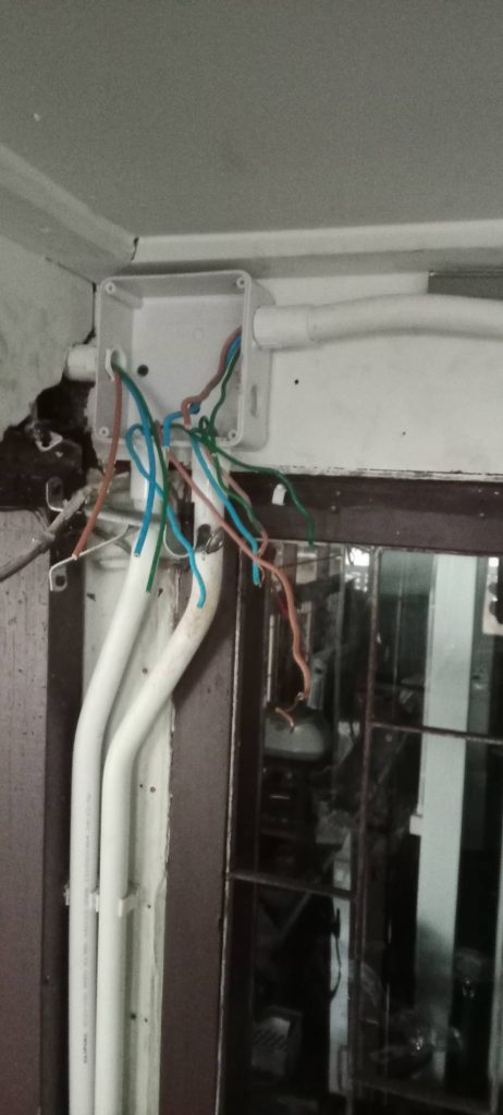 กล่องพักสายไฟ