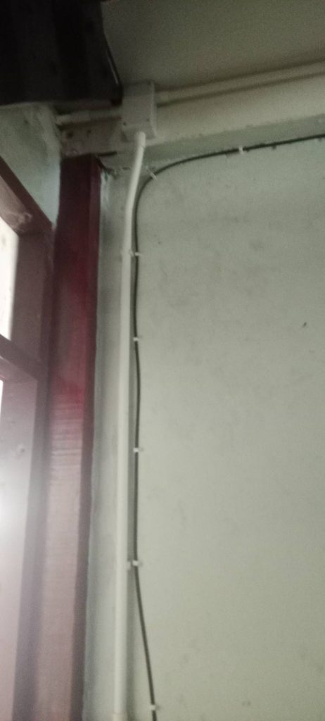 เดินท่อร้อยสายไฟ