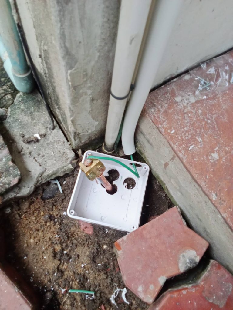 จุดติดตั้งแท่งกราวด์