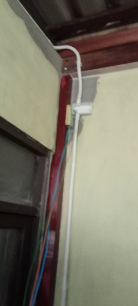 เดินท่อร้อยสายไฟ