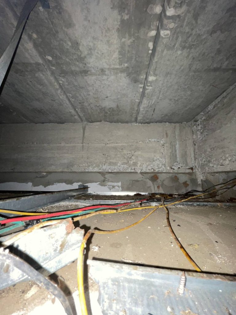 แนวสายไฟบนฝ้า