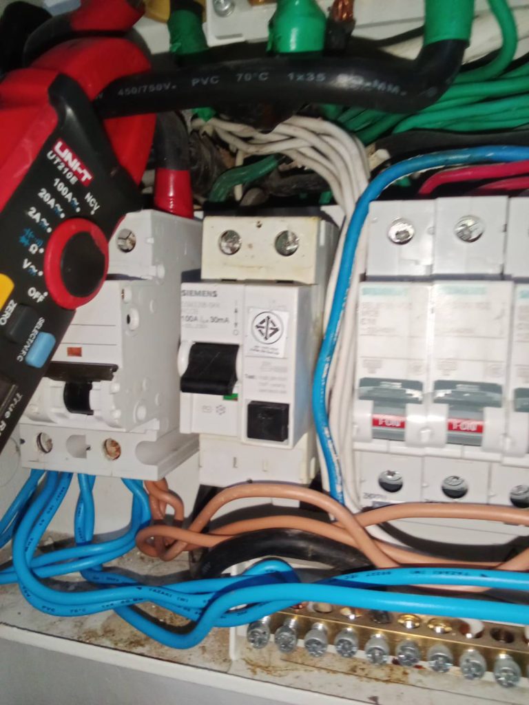 เบรกเกอร์ลูกย่อยในตู้คอนซูมเมอร์