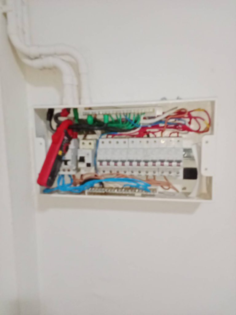 เบรกเกอร์ลูกย่อยในตู้คอนซูมเมอร์